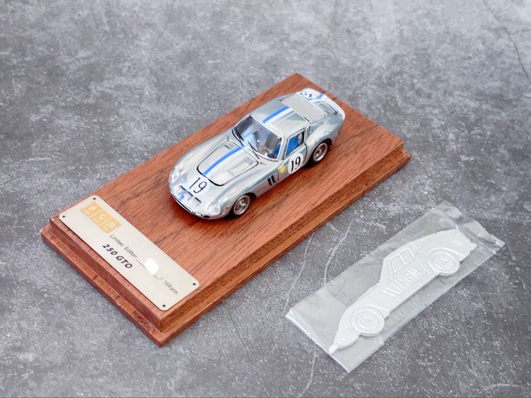 絶版 PGM 1/64 フェラーリ　250 GTO #19