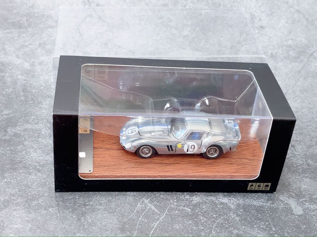 絶版 PGM 1/64 フェラーリ　250 GTO #19