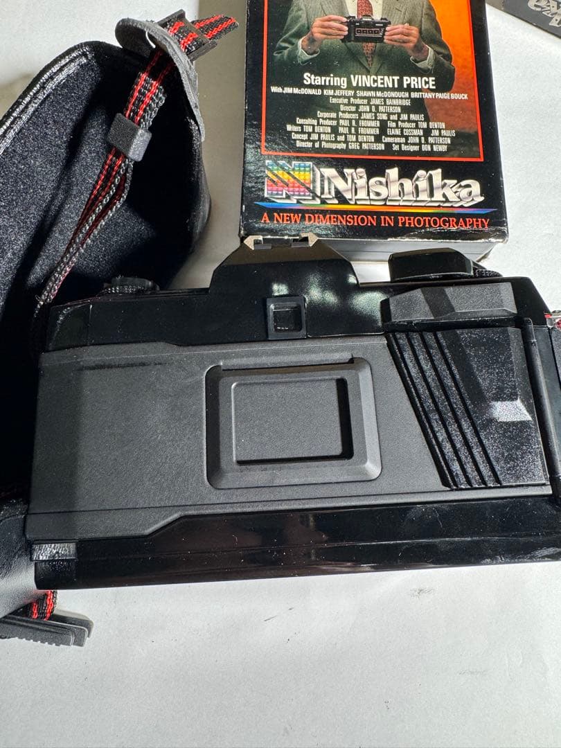 Nishika N8000 3D カメラ マニュアルビデオ ストロボ付き