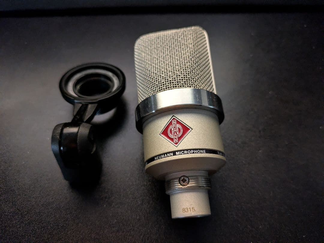 Neumann TLM102 コンデンサーマイク