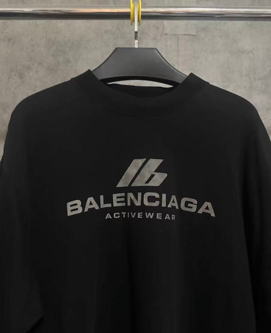 バレンシアガ 　アクティブウェア Tシャツ ブラック　新品同様