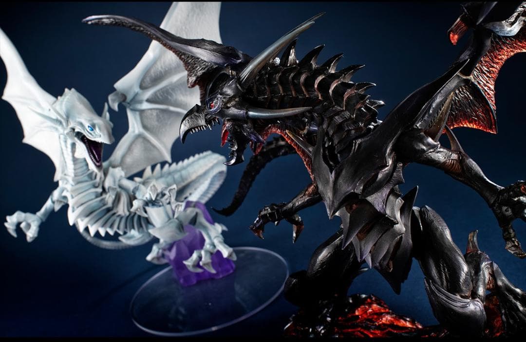 【新品未開封】メガハウス 遊戯王 青眼の白龍 真紅眼の黒竜 セット