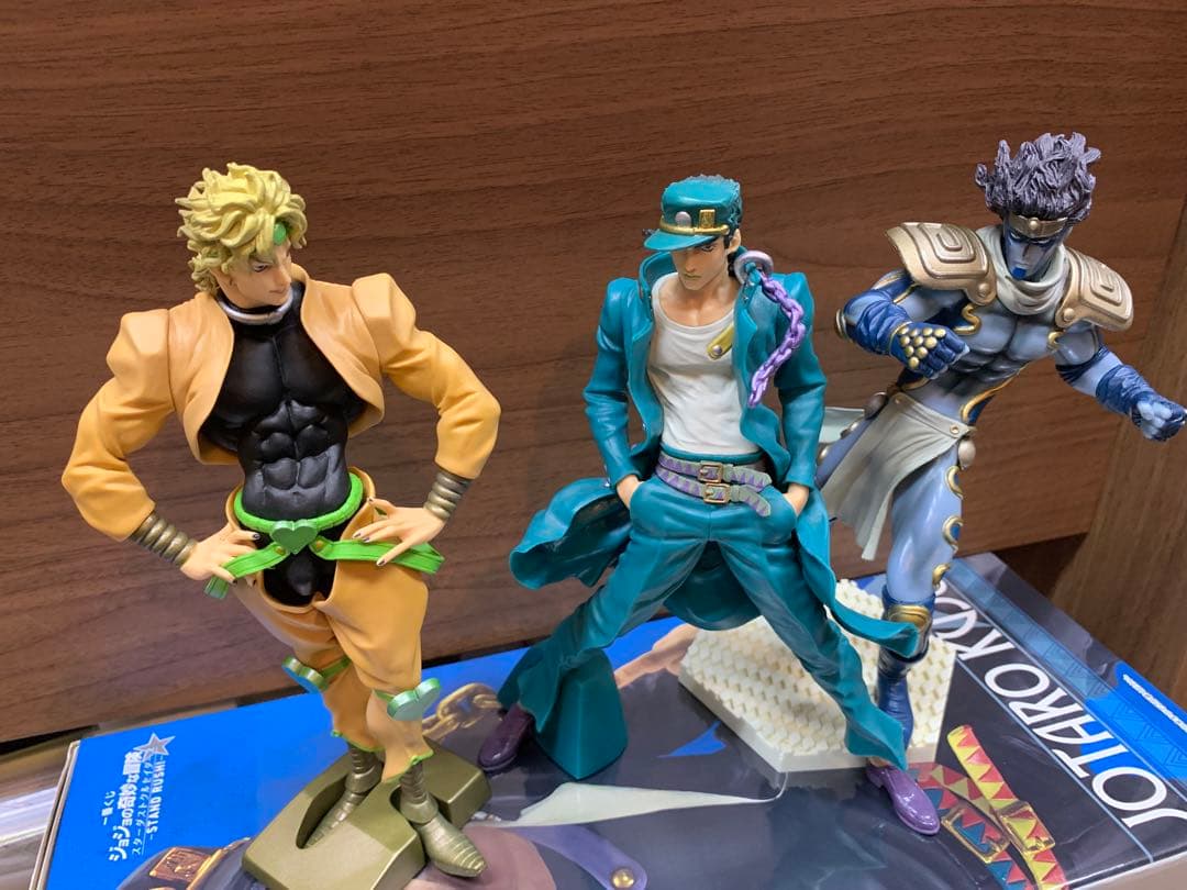 ジョジョの奇妙な冒険 フィギュア3体セット