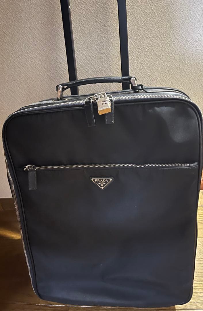 プラダ キャリーケース 三角ロゴ 南京錠付 ナイロン 本革 ブラック