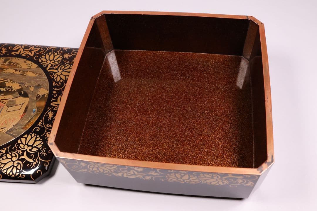 【MA693】加賀蒔絵 饅羹重 御所車 葵唐草 蝶 金蒔絵 螺鈿 木製 饅頭箱