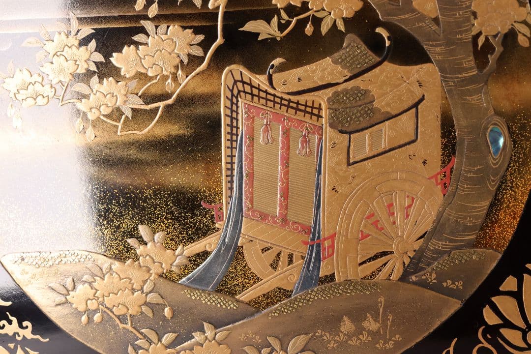 【MA693】加賀蒔絵 饅羹重 御所車 葵唐草 蝶 金蒔絵 螺鈿 木製 饅頭箱