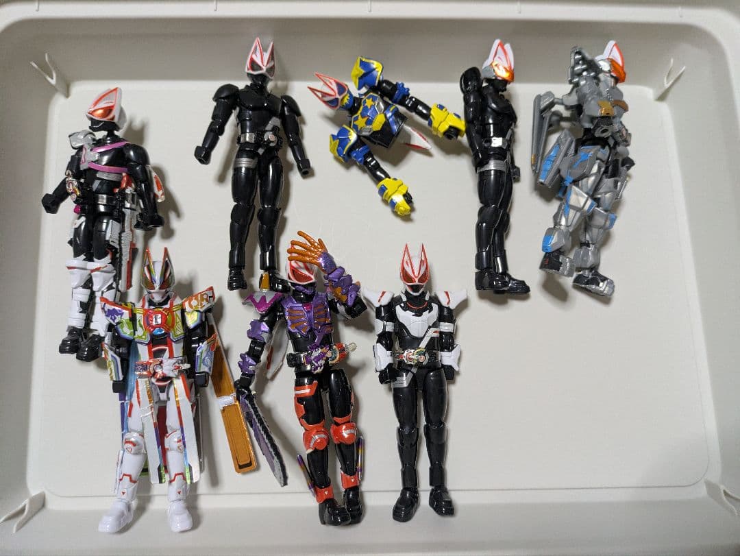 1月中限定出品！！早い者勝ち！装動ギーツ75体まとめ売りセット