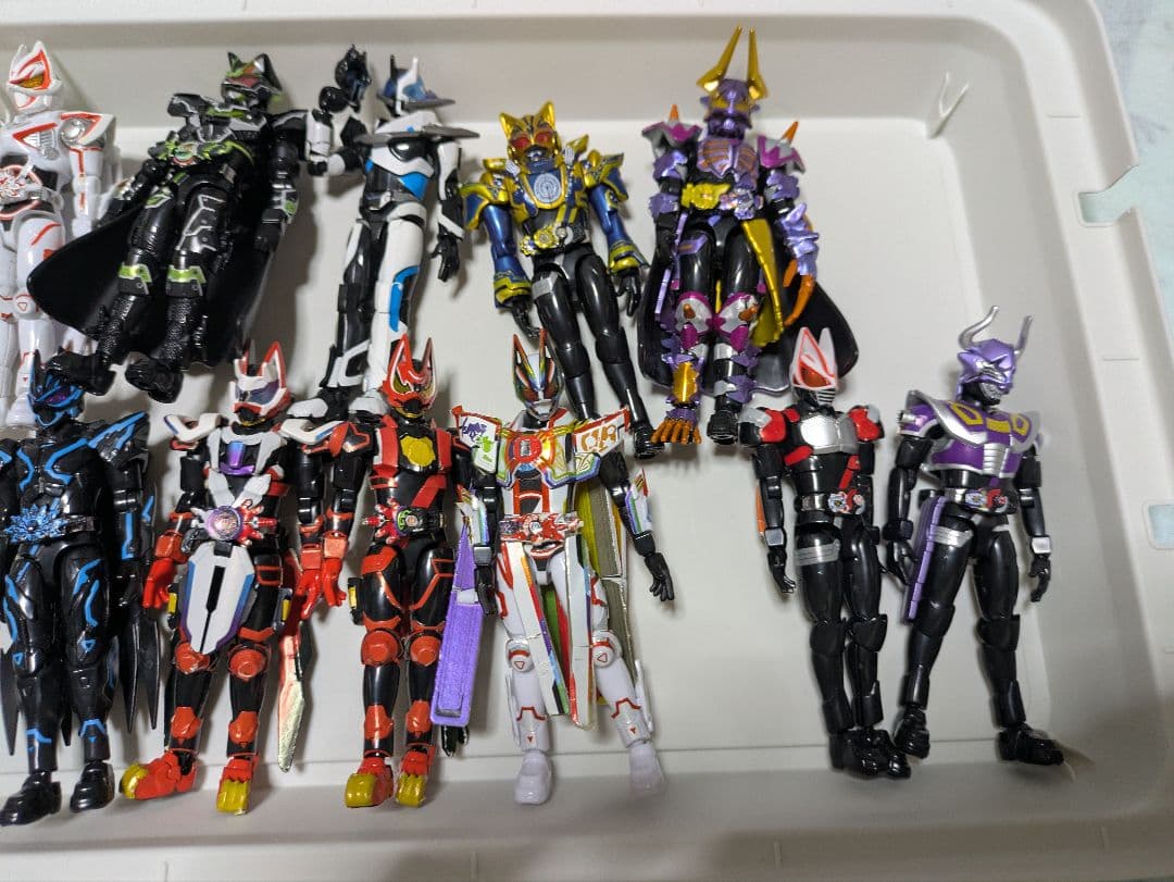 1月中限定出品！！早い者勝ち！装動ギーツ75体まとめ売りセット