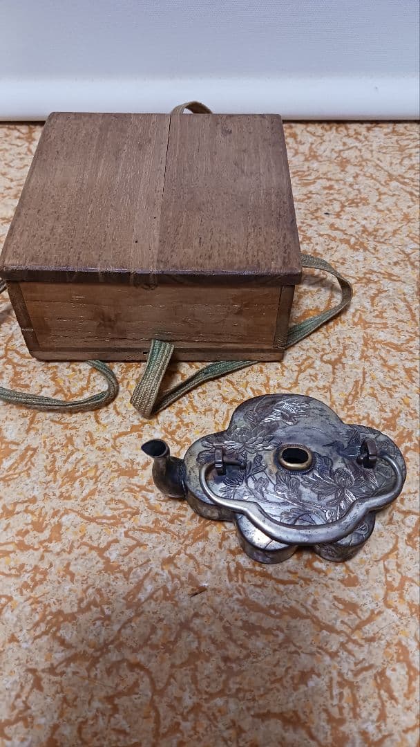 時代物　 銅製　片切彫　変形　水滴　花鳥図　書道具