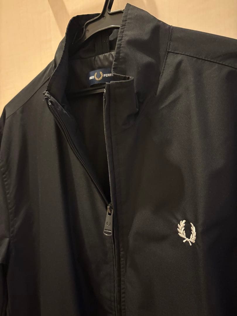 FRED PERRY ブラック ジップアップジャケット
