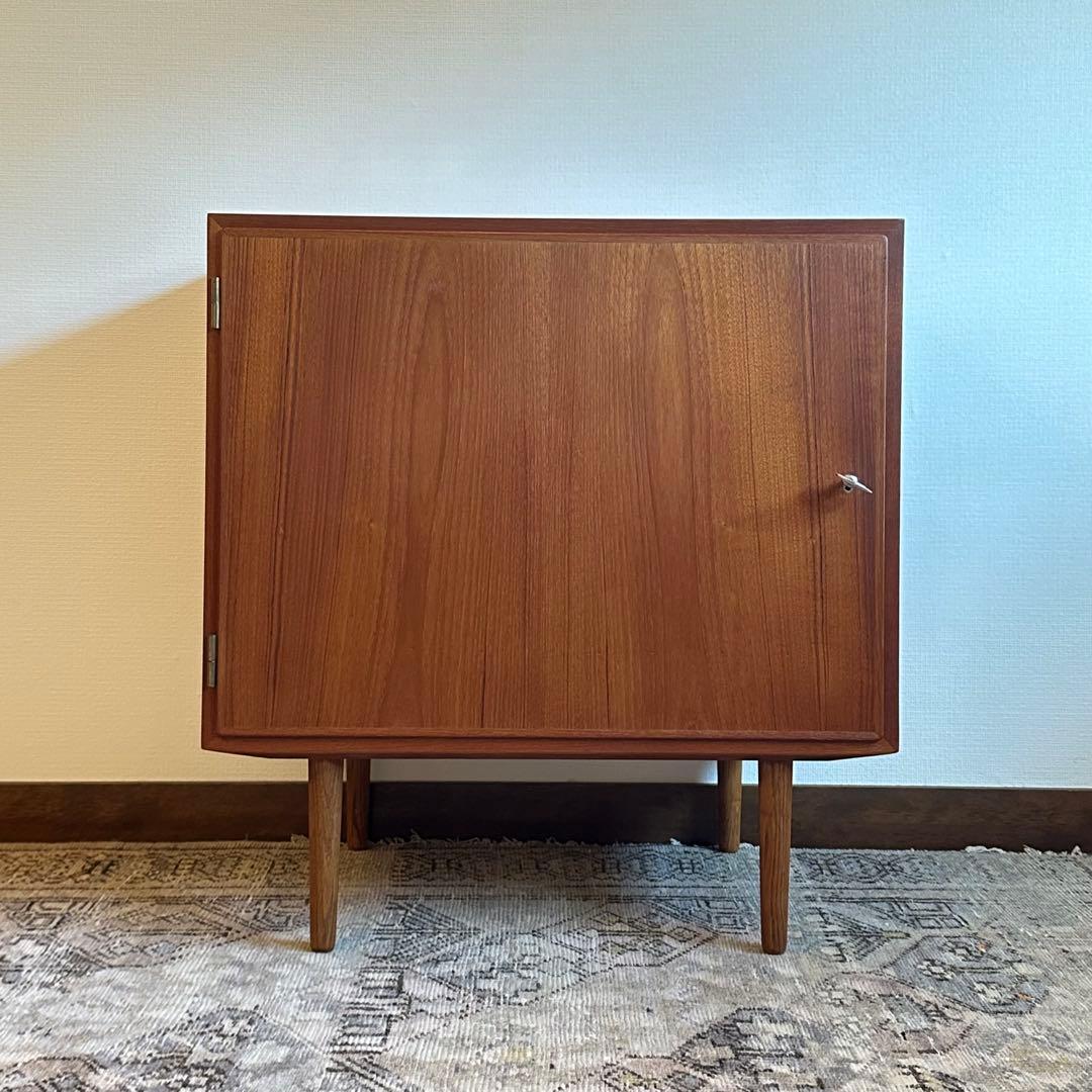 Poul Hundevad ヴィンテージ チーク キャビネットミッドセンチュリー