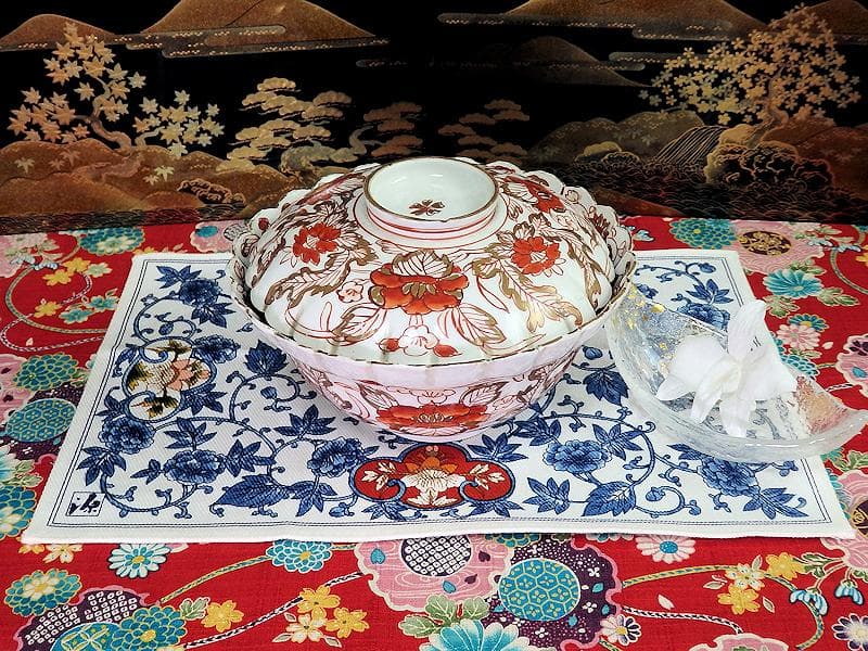 古伊万里　金襴手　輪花　花に柘榴の図　蓋付き深鉢　菓子鉢　E866AS-COk