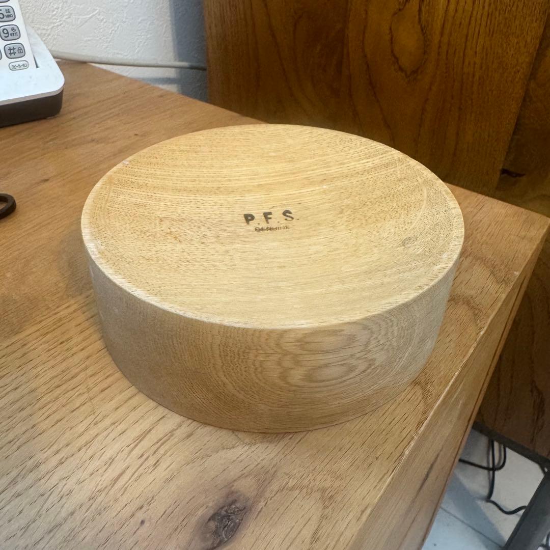 パシフィックファニチャーサービス　トレー