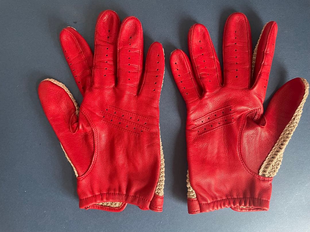 ドライビンググローブ