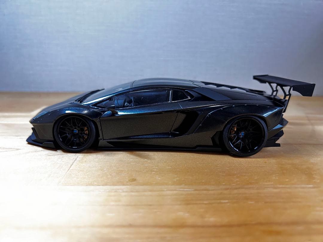 1/24アオシマ ランボルギーニ リバティーウォーク