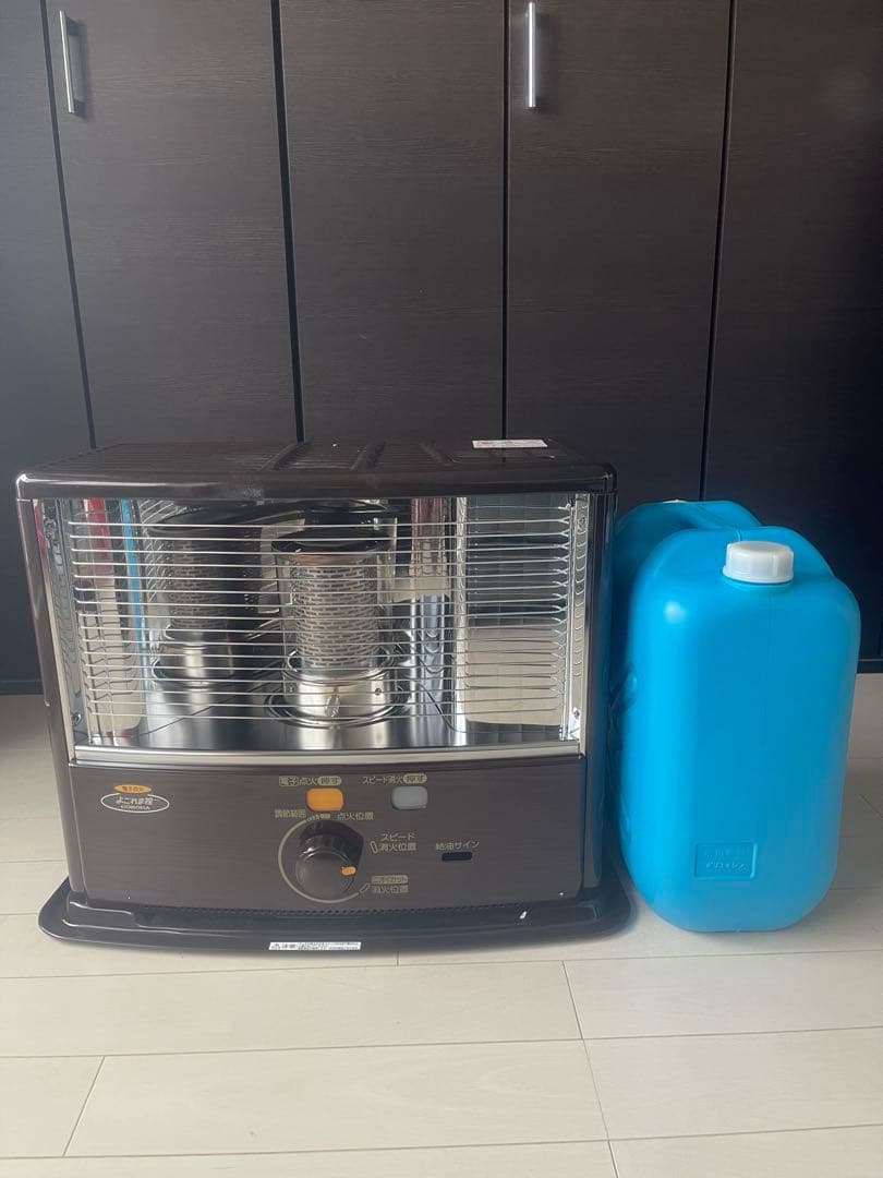 石油ストーブ 青い燃料タンク付き