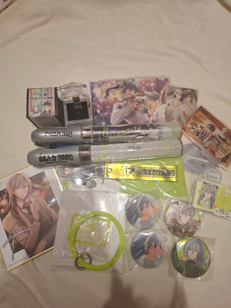 アイナナ Re:vale リング ペンライト 缶バッジ セット