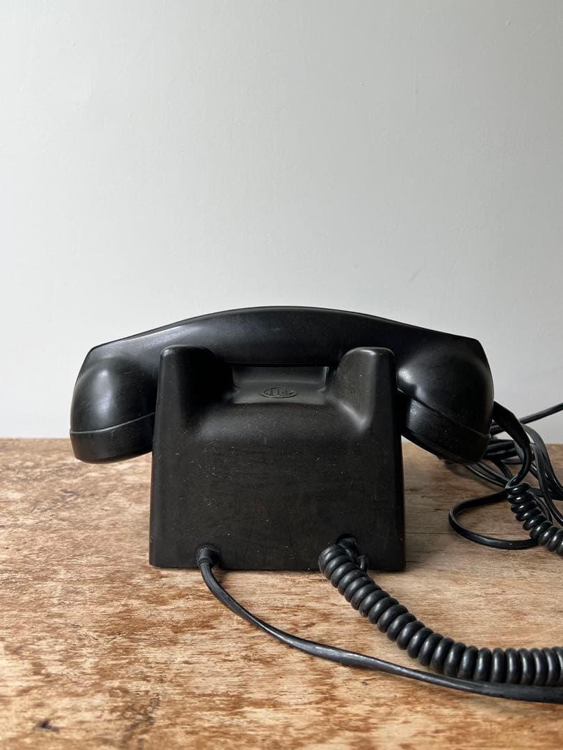 ヴィンテージ イギリス製　ダイヤル式黒電話