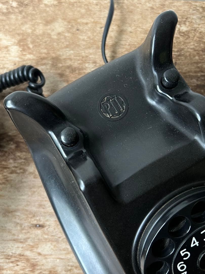 ヴィンテージ イギリス製　ダイヤル式黒電話