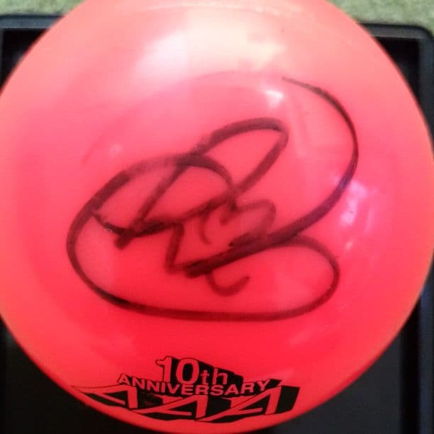 AAA　伊藤千晃　サインボール※経年劣化あり