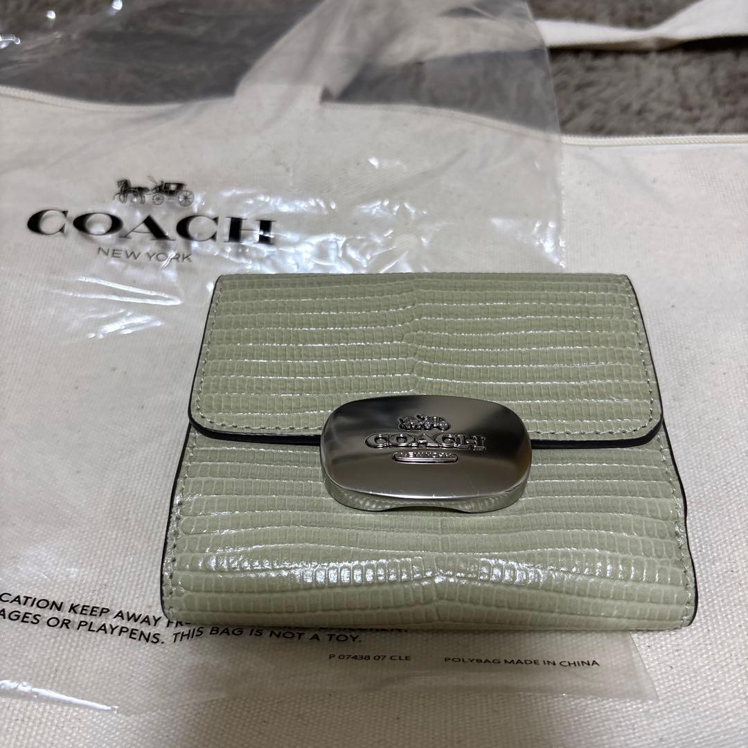 COACH クロコ型押し 二つ折り財布 ライトグリーン