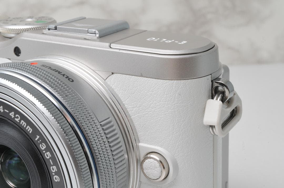 ショット数新品級❣️OLYMPUS PEN E-PL10⭐️Wi-Fi ミラーレス