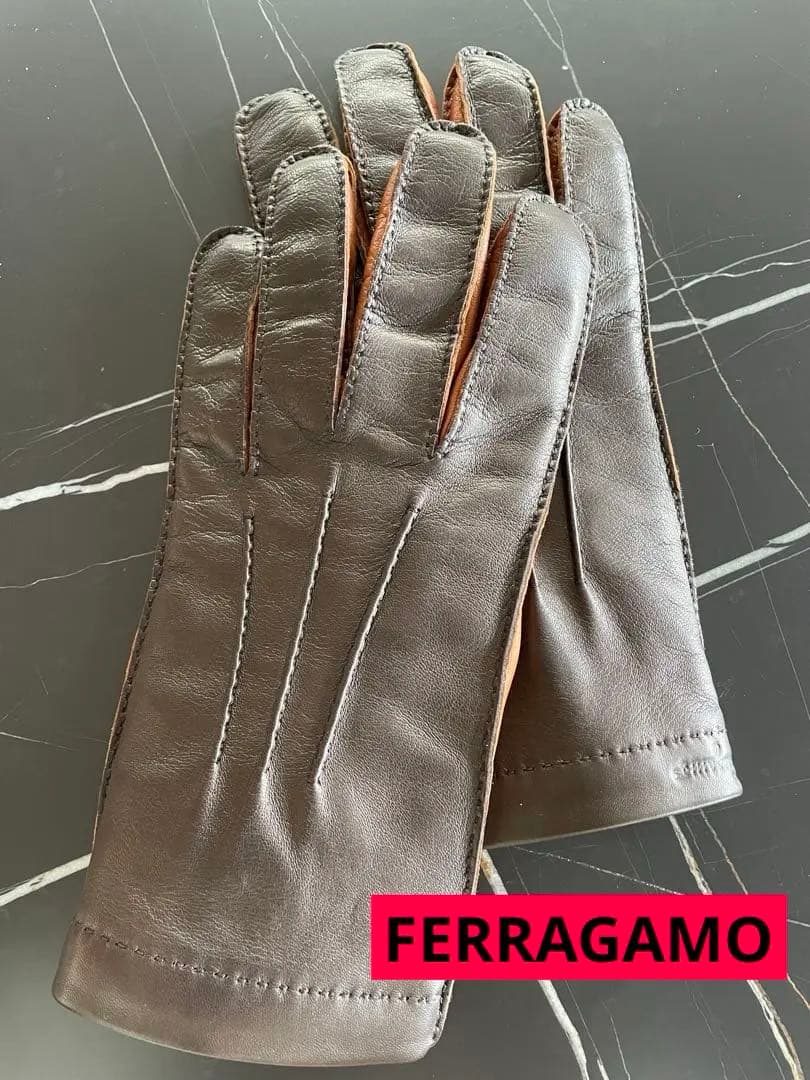 フェラガモ　メンズ　レザーグローブ