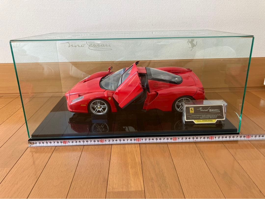 1/10 エンツォフェラーリ完成品 とディスプレイケース
