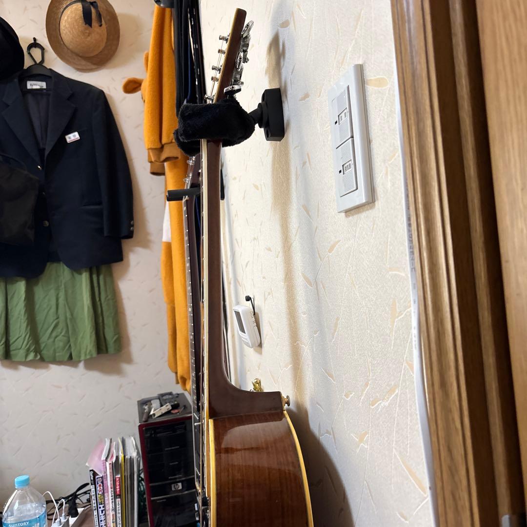 いい感じのMorris スペシャルW-50 とレア品アイバニーズPUと教則本