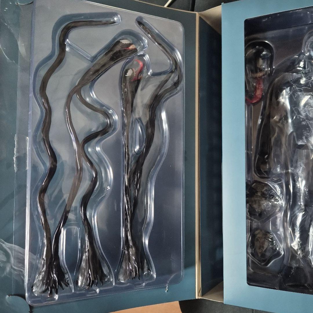 ホットトイズ　ヴェノム