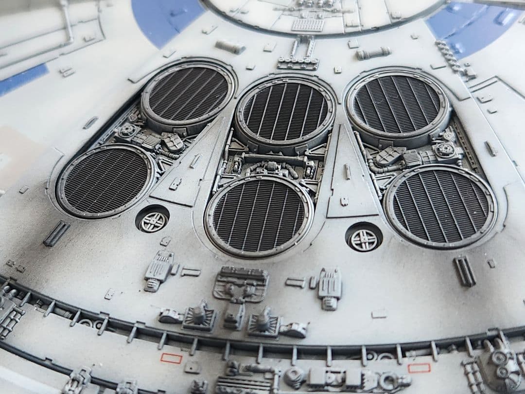 スター・ウォーズ ミレニアム・ファルコン(ランドVer.）塗装済み完成品