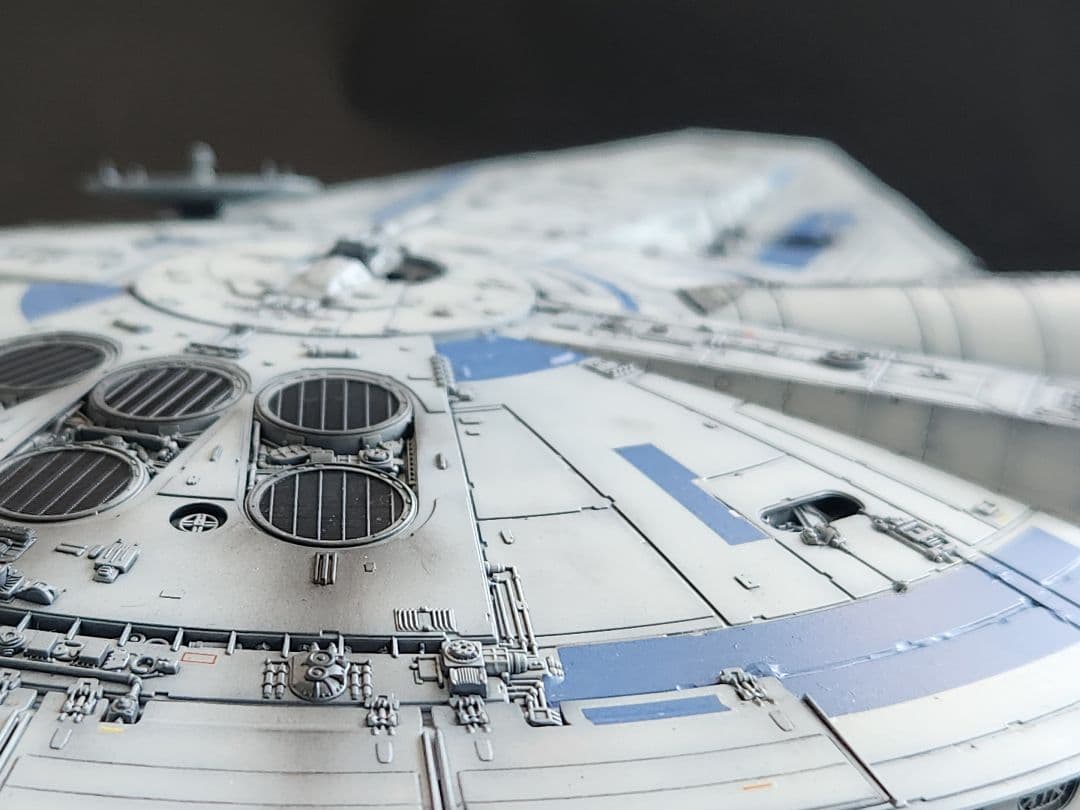 スター・ウォーズ ミレニアム・ファルコン(ランドVer.）塗装済み完成品