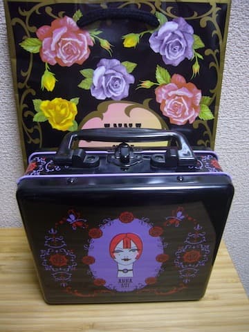 ANASUI アナスイ　ティン缶