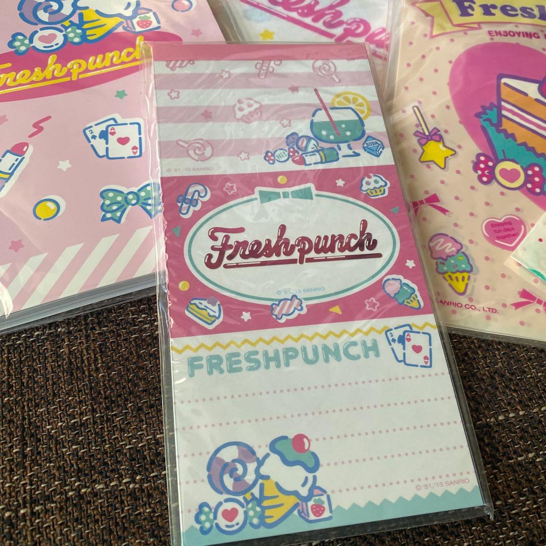 サンリオ Fresh Punch メモ帳ノート ハンカチ ギフトバッグセット