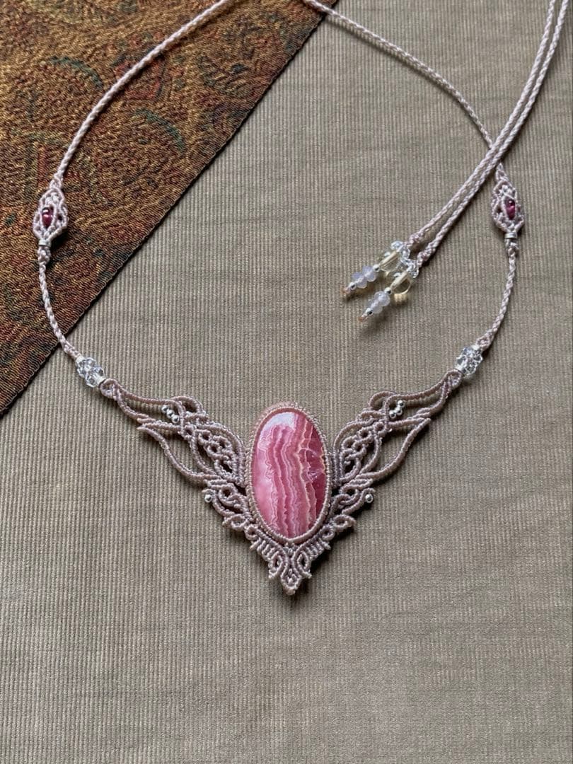 インカローズ　マクラメネックレス