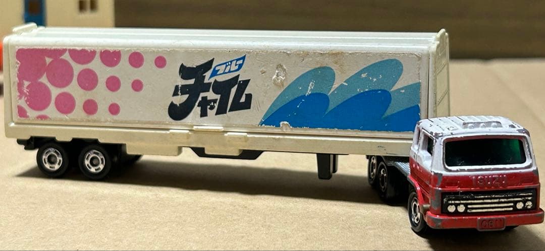 ロングトミカ いすゞ V12 ウイングルーフトレーラー ブルーチャイム