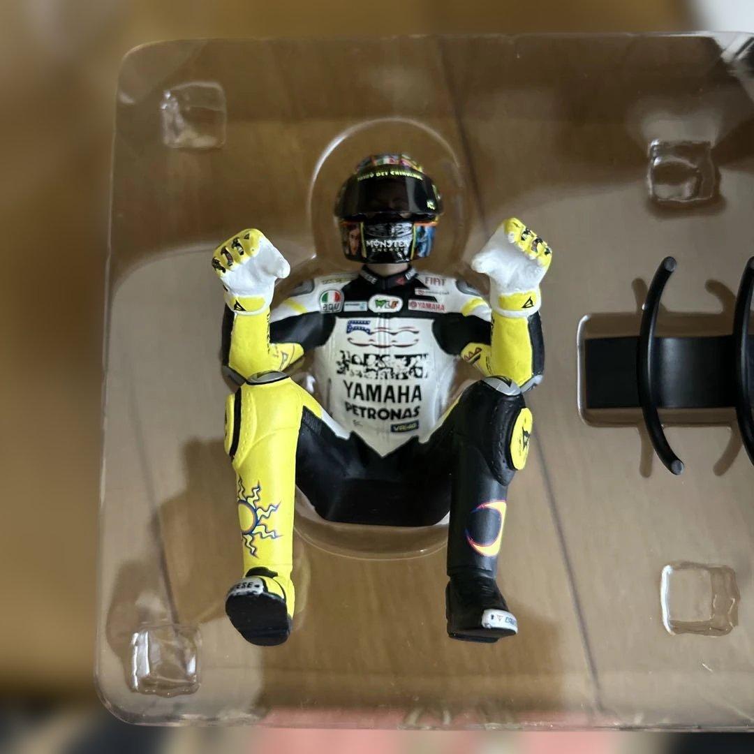 ミニチャンプス バレンティーノ・ロッシ 1/12スケール　フィギュア