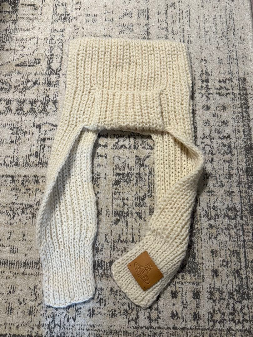 【着画あり】Vivienne Westwood クリーム色耳付きニット帽