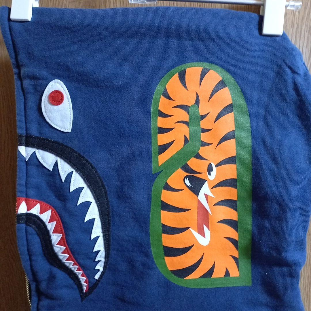 A BATHING APEフードネックウォーマー