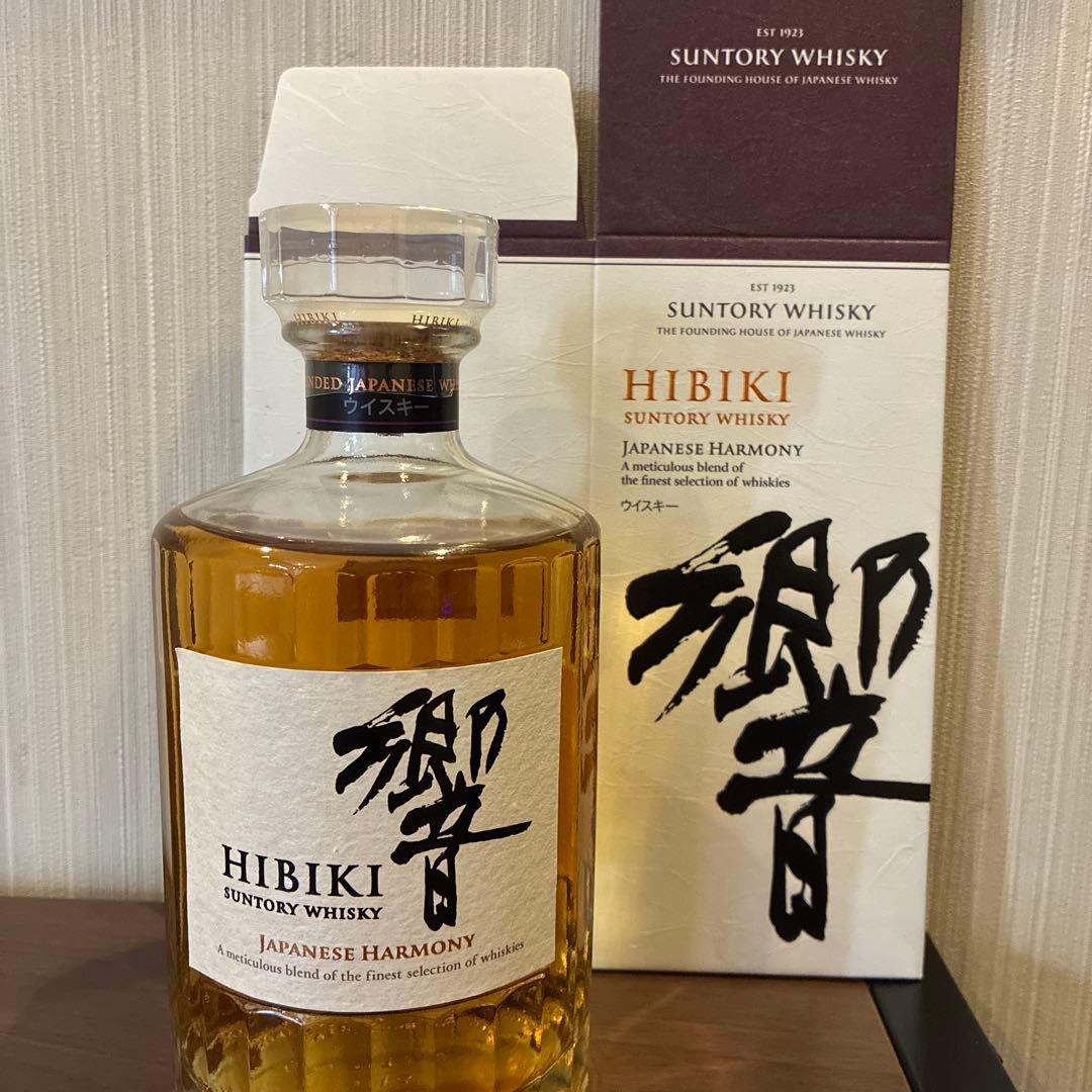 サントリー　響　箱付き　1本　正規品