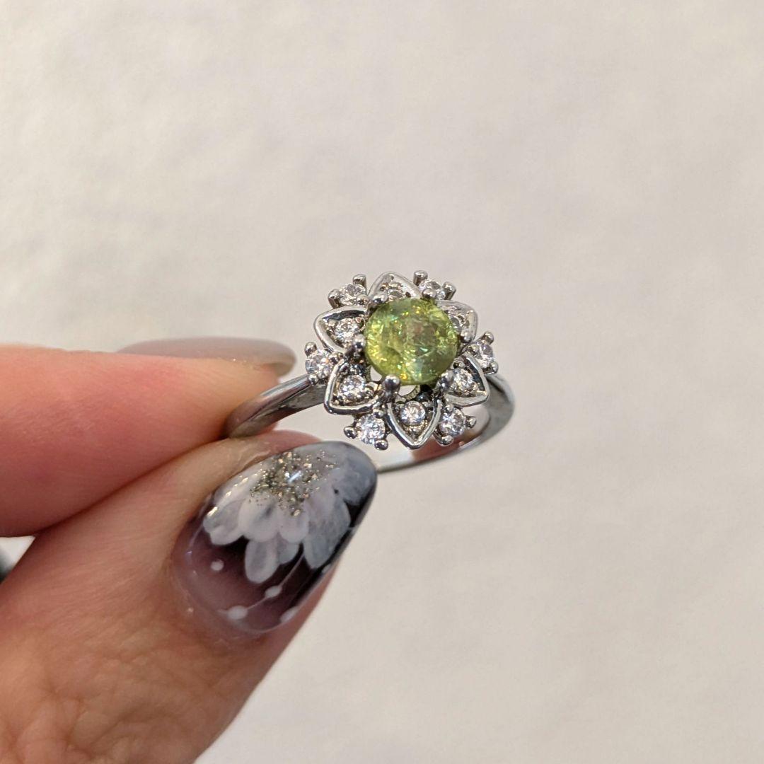天然石スフェーン指輪リングスノーフレークフラワーデザイン シルバー10.5号