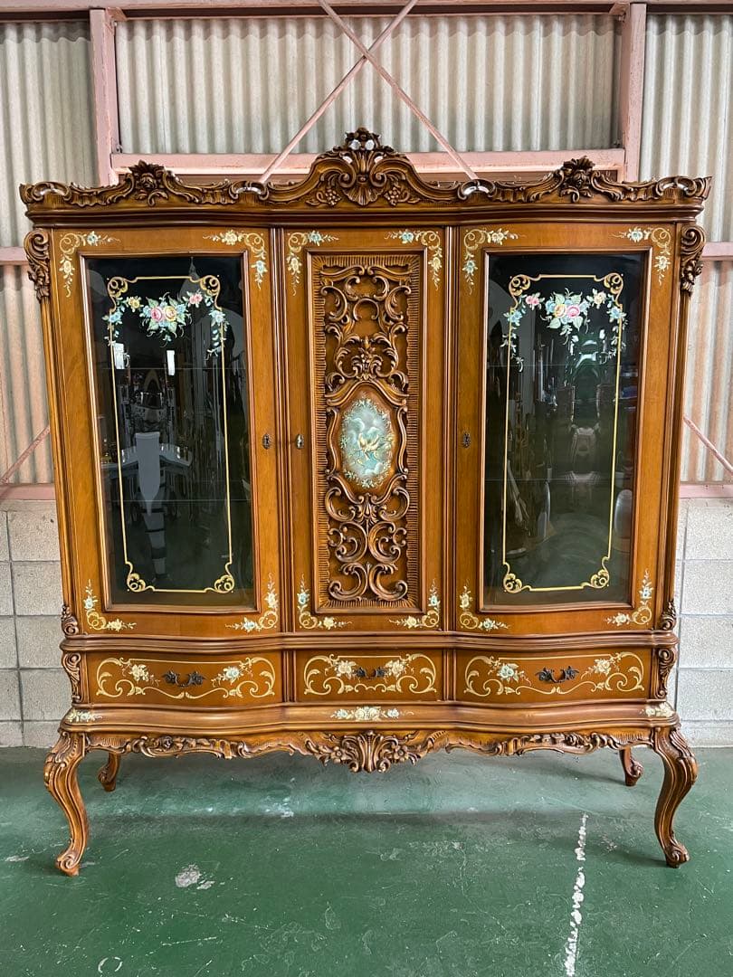 らんイタリア製　大型アンティークキャビネット