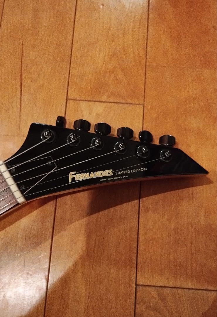 値下げFERNANDES リミテッドエディション エレキギター ブラック