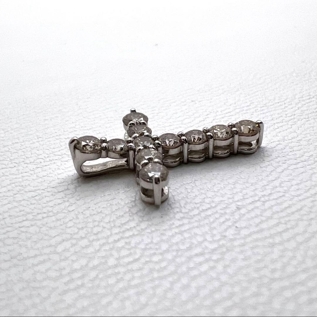 プラチナpt900ペンダントトップ　クロス　ダイヤ0.5ct 0.88 g