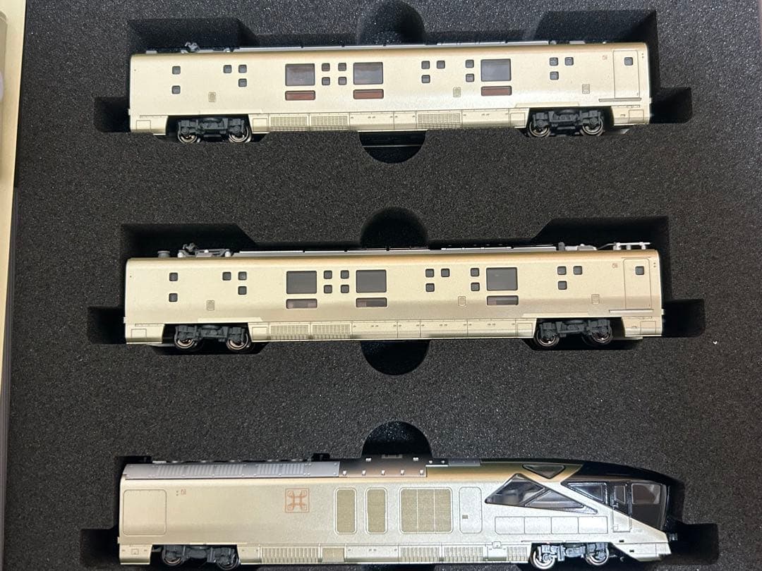 鉄道模型　Nゲージ　KATO 10-1447 E001形　四季島