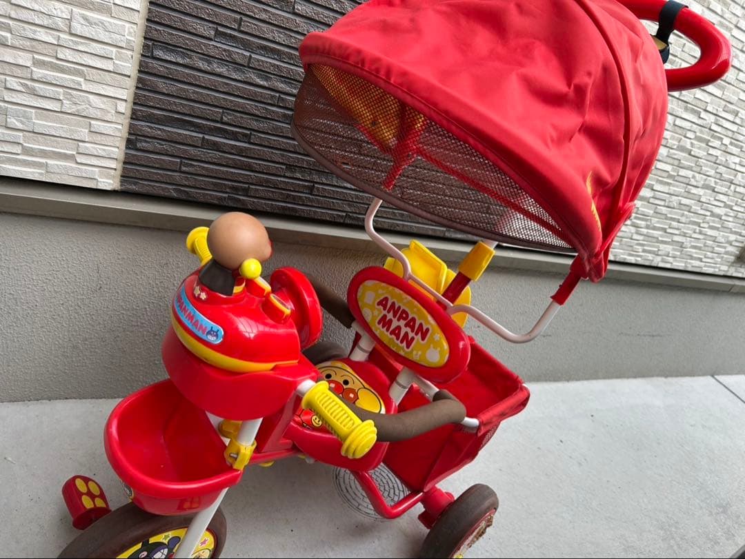 アンパンマン デラックス　三輪車　サンシェード付き