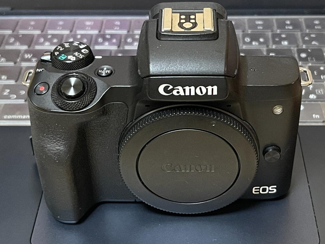 Canon EOS Kiss M（ボディ＋純正箱）単品出品