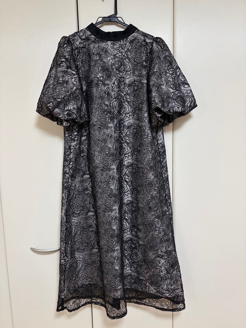 Aラインパフスリーブパーティードレス