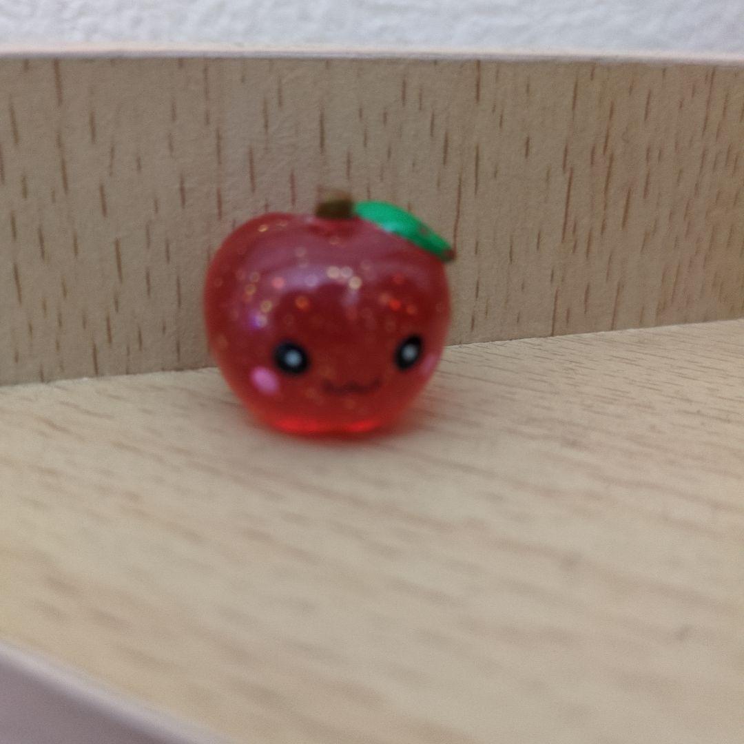 りんご型キャラクターグッズ