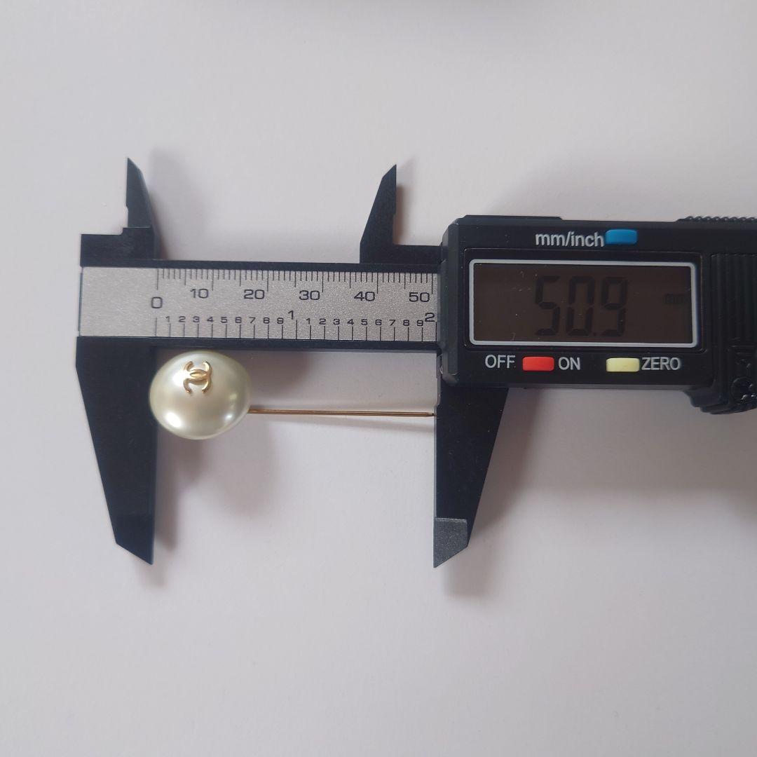 未使用に近い シャネル ピンブローチ 96P ココマーク フェイクパール ケース